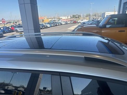 Used 2019 Volkswagen Atlas SEL image 3