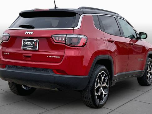 Used 2025 Jeep Compass Limited image 11
