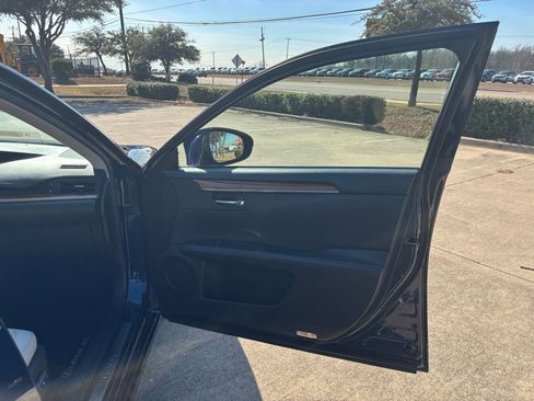 Used 2013 Lexus ES 300h image 16