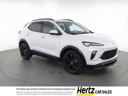 Used 2024 Buick Encore GX Sport Touring FWD image 1