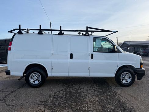 Used 2020 Chevrolet Express 2500 w/ Driver Convenience Package image 5
