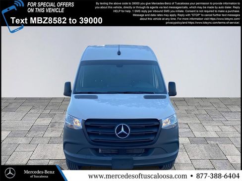 Used 2024 Mercedes-Benz Sprinter 2500 image 2
