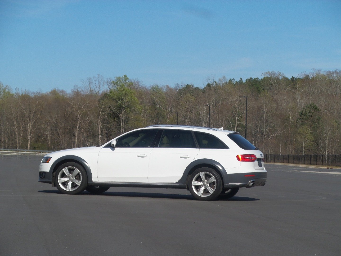 Used 2013 Audi A4 Premium Plus w/ Premium Plus Pkg AWD/4WD image 2