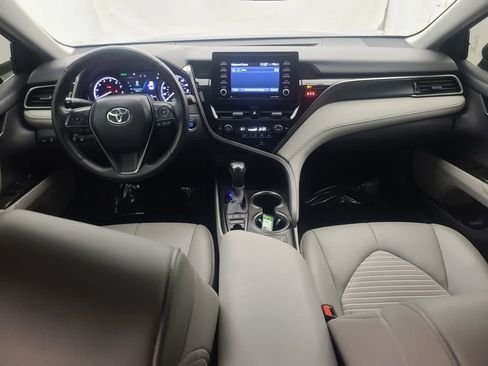Used 2022 Toyota Camry SE w/ Cold Weather Package image 21