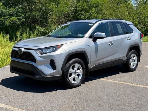 Used 2020 Toyota RAV4 LE w/ All Weather Liner Package AWD/4WD image 29