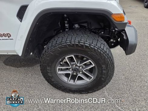 Used 2025 Jeep Gladiator Mojave w/ Convenience Group AWD/4WD image 20