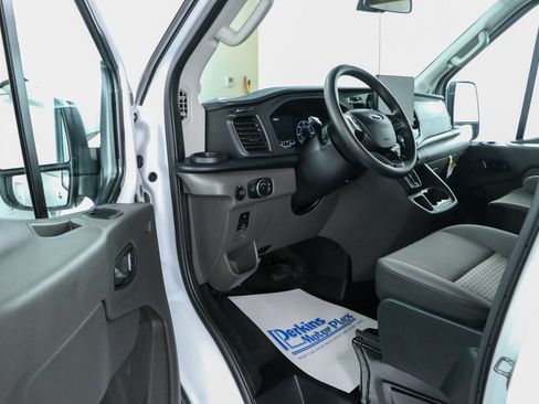 Used 2025 Ford Transit 350 XLT RWD image 3