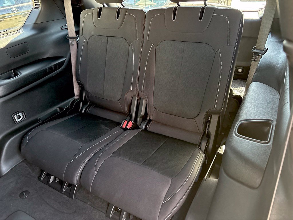 Used 2025 Jeep Grand Cherokee L Laredo RWD image 14