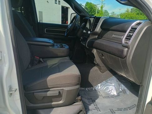 Used 2024 RAM 2500 Big Horn w/ Sport Appearance Package AWD/4WD image 15