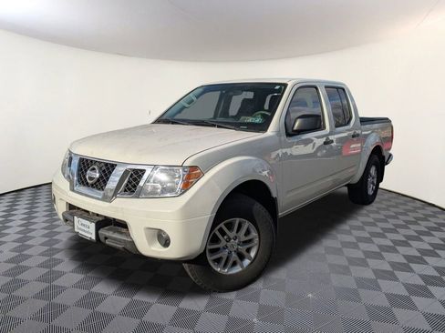Used 2019 Nissan Frontier SV image 1