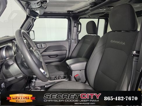 Used 2023 Jeep Wrangler Sahara image 10