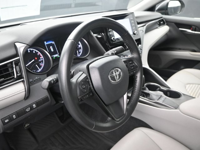 Used 2024 Toyota Camry SE FWD image 4