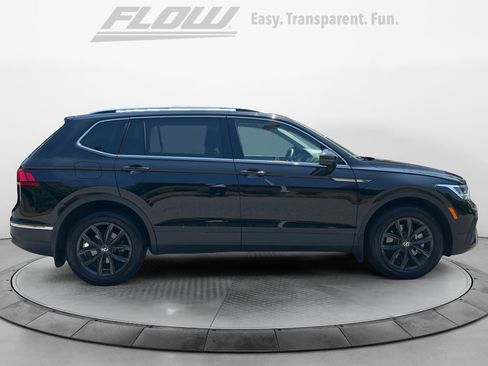 Used 2024 Volkswagen Tiguan SE AWD/4WD image 10