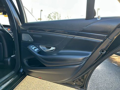 Used 2019 Mercedes-Benz S 560 4MATIC Sedan w/ Premium Package image 25