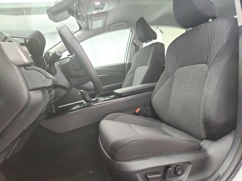 Used 2025 Toyota Camry LE w/ Convenience Package image 12