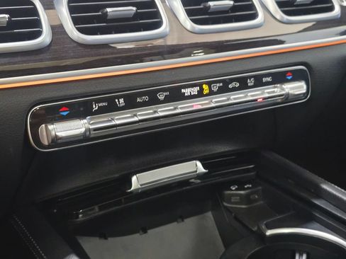 Used 2022 Mercedes-Benz GLS 450 4MATIC image 18