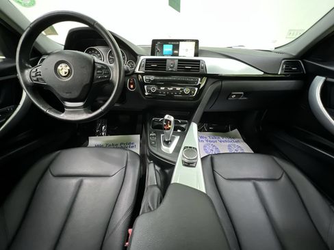 Used 2017 BMW 320i Sedan RWD image 17