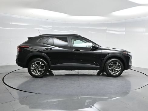 Used 2026 Chevrolet Trax LT w/ Sunroof Package FWD image 49