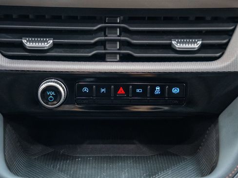 Certified 2025 Ford Explorer Active w/ Active Comfort Package image 29