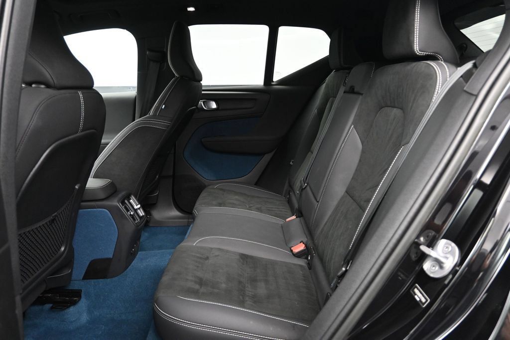 Used 2023 Volvo XC40 Recharge Ultimate w/ Protection Package Premier AWD/4WD image 15