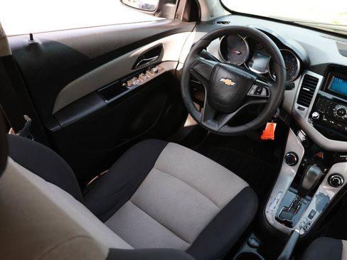 Used 2016 Chevrolet Cruze LS FWD image 20