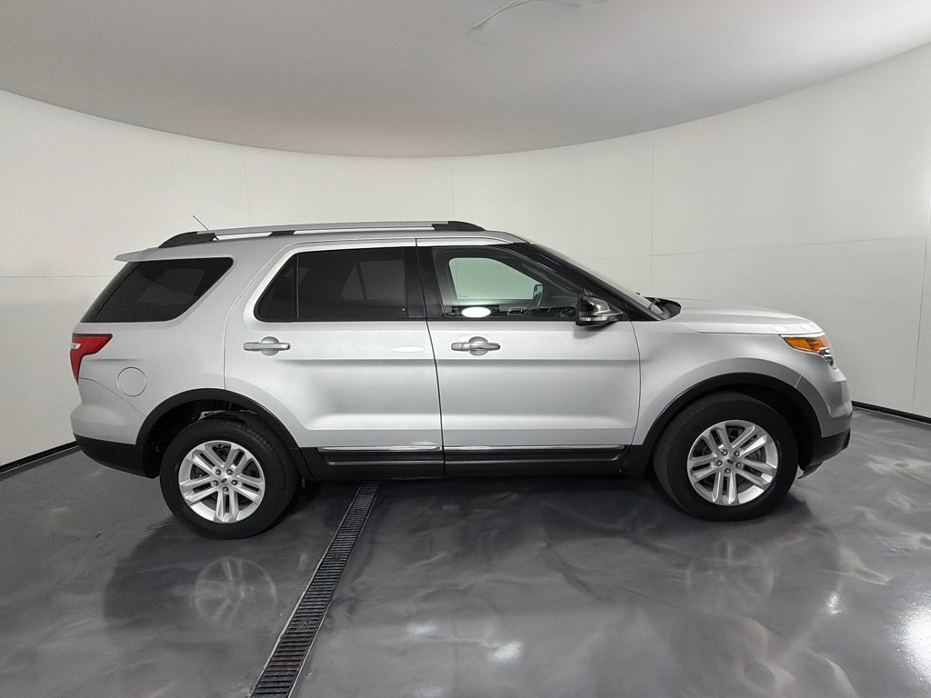 Used 2014 Ford Explorer XLT AWD/4WD image 4