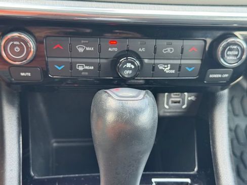 Certified 2023 Jeep Compass Limited AWD/4WD image 34