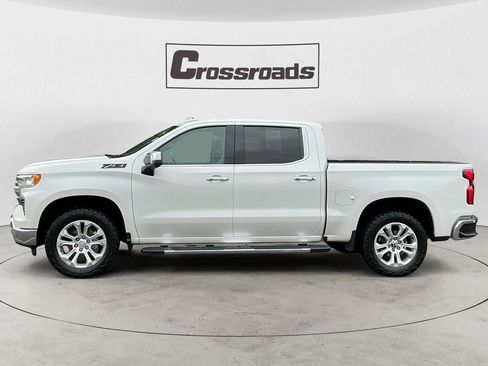 Used 2022 Chevrolet Silverado 1500 LTZ w/ LTZ Premium Package AWD/4WD image 2