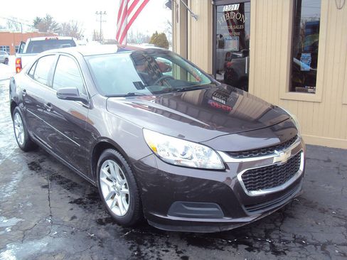Used 2015 Chevrolet Malibu LT w/ Power Convenience Package image 3