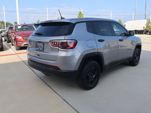 Used 2019 Jeep Compass Sport image 5