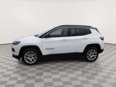 Used 2025 Jeep Compass Limited image 8