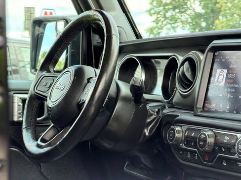 Used 2022 Jeep Wrangler Unlimited Sport AWD/4WD image 38