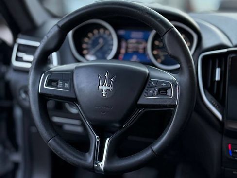 Used 2018 Maserati Ghibli RWD image 18