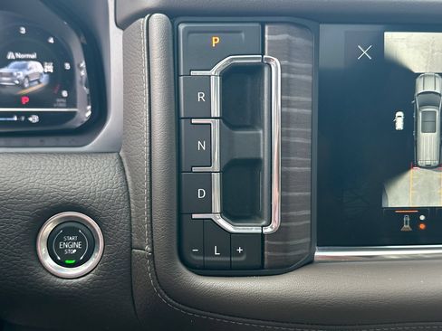 Used 2024 GMC Yukon XL Denali w/ Advanced Technology Package AWD/4WD image 33