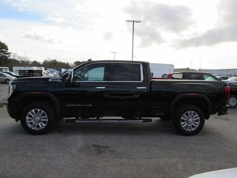 Used 2021 GMC Sierra 2500 Denali w/ Technology Package image 3