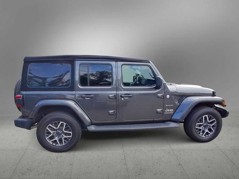 Used 2024 Jeep Wrangler Unlimited Sahara w/ Technology Group AWD/4WD image 9