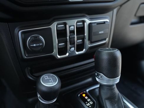 Used 2021 Jeep Gladiator Sport AWD/4WD image 33