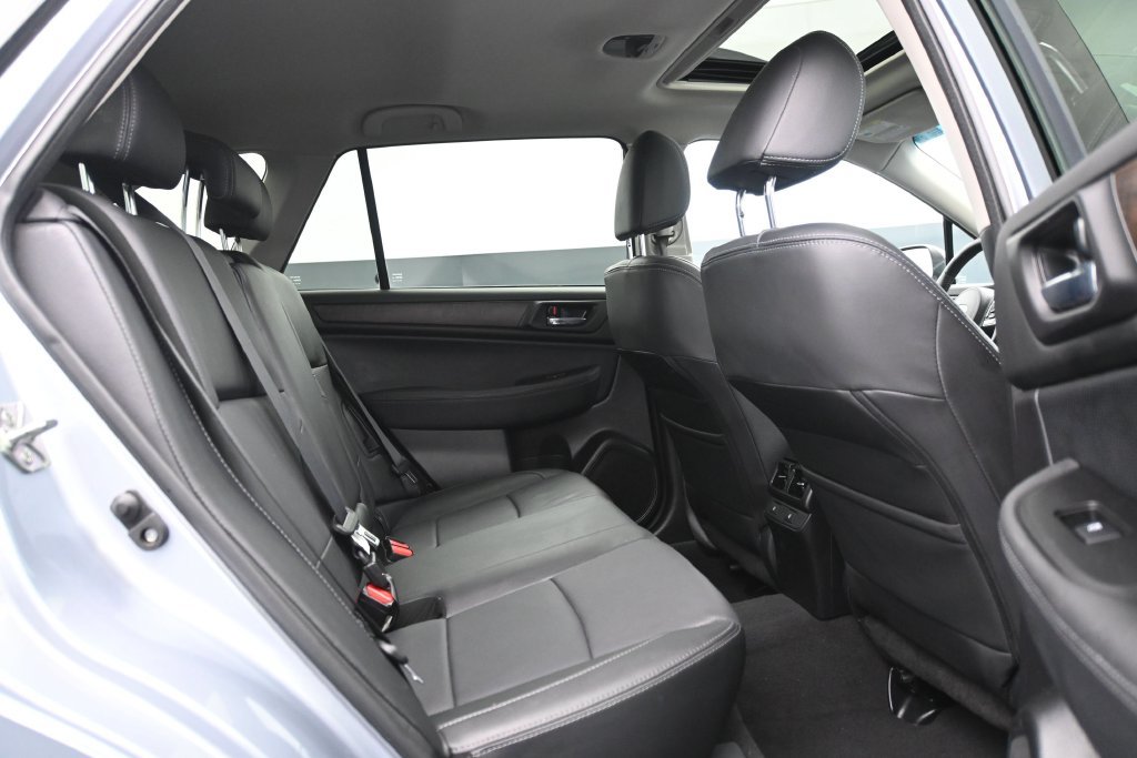 Used 2017 Subaru Outback 3.6R Limited AWD/4WD image 14