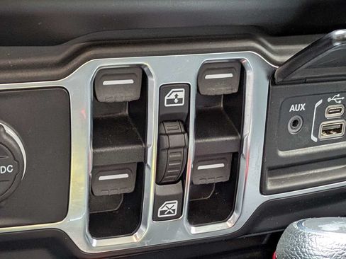 Used 2022 Jeep Wrangler Unlimited Sport AWD/4WD image 23