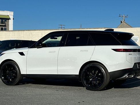 New 2026 Land Rover Range Rover Sport SE image 2