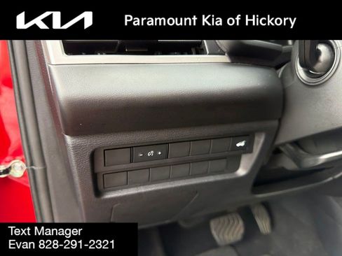 Used 2024 Mitsubishi Outlander SE Black Edition FWD image 21