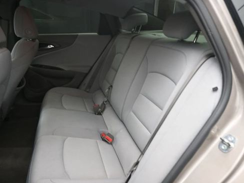 Used 2022 Chevrolet Malibu LS FWD image 2