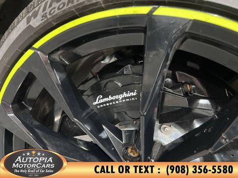 Used 2022 Lamborghini Urus AWD/4WD image 54