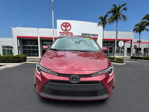 Used 2025 Toyota Corolla LE FWD image 2