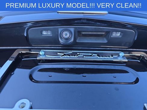 Used 2022 Cadillac XT4 Premium Luxury w/ Safety Alert Package AWD/4WD image 22