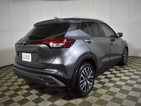 Used 2021 Nissan Kicks SV image 4