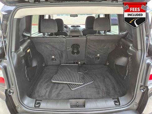 Used 2022 Jeep Renegade Latitude w/ Convenience Group AWD/4WD image 18