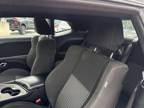 Used 2022 Dodge Challenger GT RWD image 11