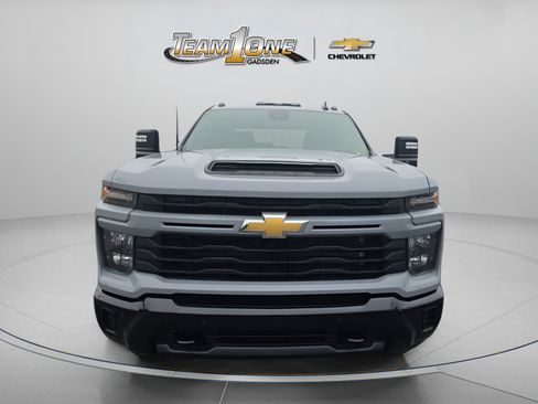 Used 2025 Chevrolet Silverado 2500 Custom w/ Custom Value Package AWD/4WD image 2