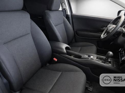 Used 2017 Honda HR-V EX image 12